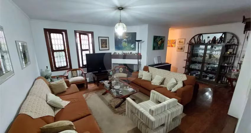 Casa com garagem automática para dois carros na chácara flora, 3 quartos , suite , edícula,  quintal , 2 vagas