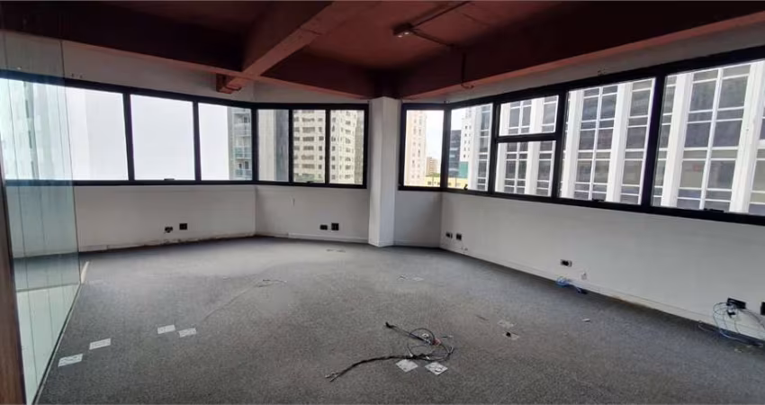 Na melhor localização de São Paulo! Sala comercial na Av. Angélica.