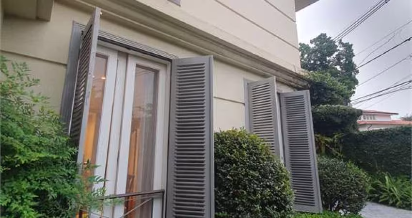 Casa Sobrado com 4 suítes Jardim Paulista