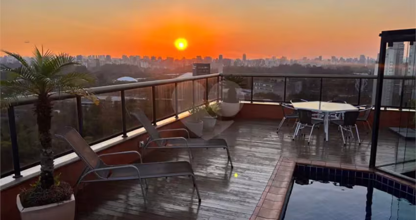 Cobertura única, 404 m2 , com vista deslumbrante para o ibirapuera
