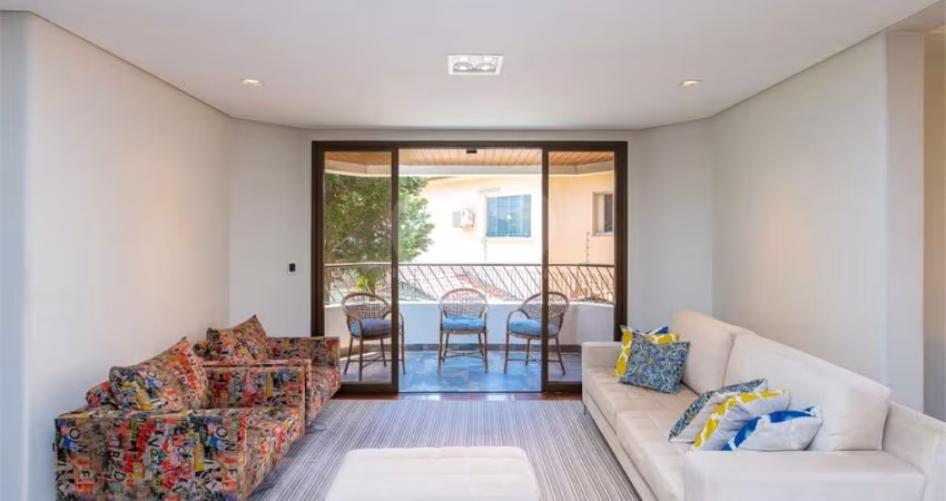 Lindo apartamento, 3 quartos, 3 suítes e 3 vagas fixas, no Campo Belo com ótimo valor