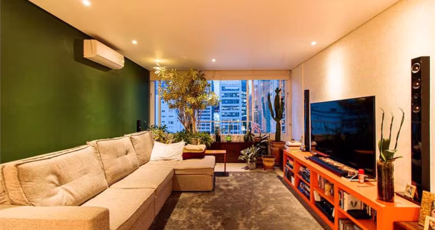 Apartamento venda Reformado Jardim Paulista, 2 Suítes, 3 salas e 2 Vagas