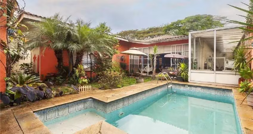 Casa com 3 quartos à venda na Rua Japiaçóia, --, Alto de Pinheiros, São Paulo