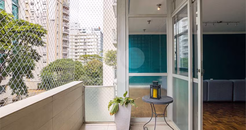 Apartamento reformado no Jardim Paulista
