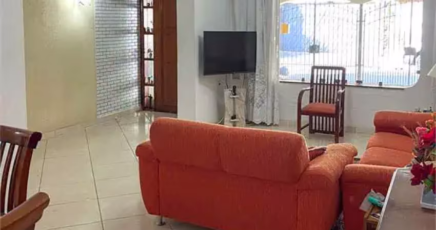 Sobrado no planalto paulista com 3 dormitórios e 2 vagas
