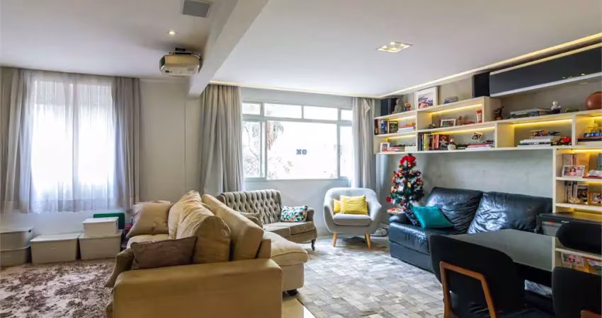 Moema, 130 m² reformado, 2 quartos  1 suite e 1 vaga!!!