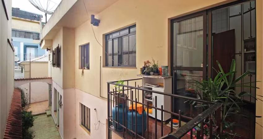 Aclimação sobrado com 02 suites - 02 vagas