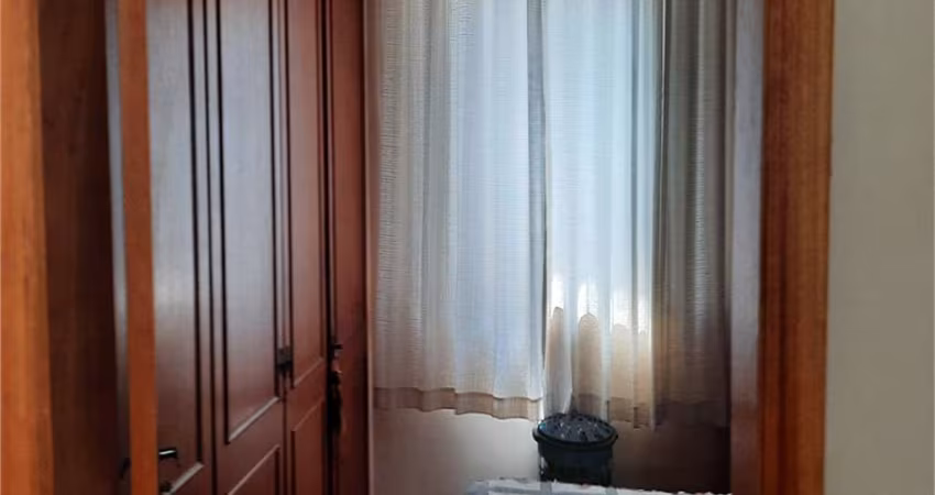 Oportunidade única na Chácara Inglesa  / 2 quartos (1 suíte) / 6 vagas / 1 Edícula