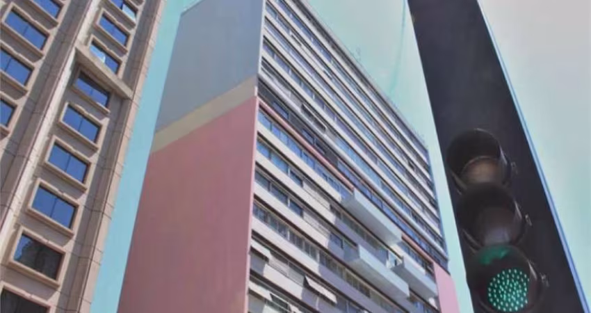 APTO  COM VARANDA A VENDA EDIFÍCIO TRÊS MARIA NA PAULISTA