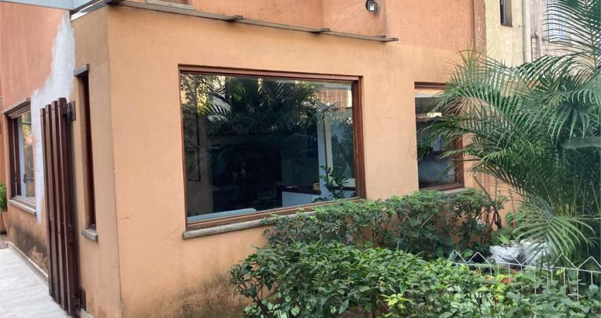 CASA A VENDA NA ACLIMAÇÃO COM 4 DORM E 4 VAGAS