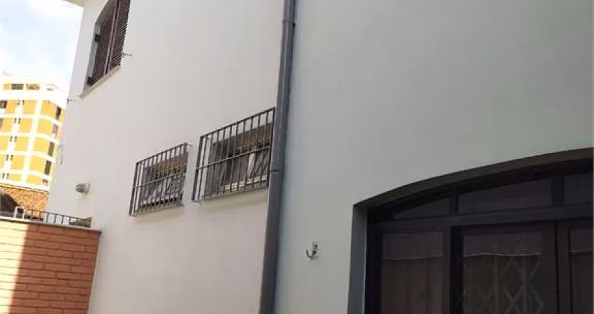 Sobrado na Vila Mariana - 3 dormitórios, 1 suíte, 4 vagas - Próximo ao Ibirapuera!