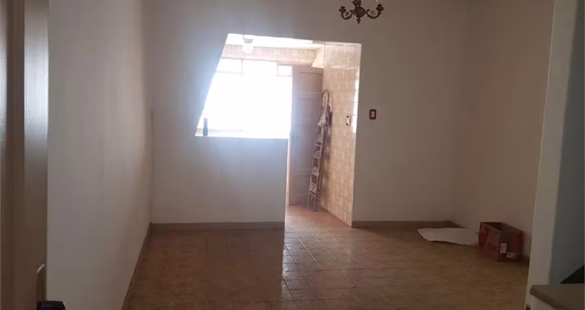 SOBRADO DE 3 ANDARES COM 3 DORMITORIOS BOA LOCALIZAÇAO