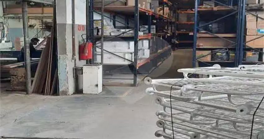 Prédio comercial à venda / galpão com 4 pavimentos / 6 residências / 10 vagas / região do ipiranga
