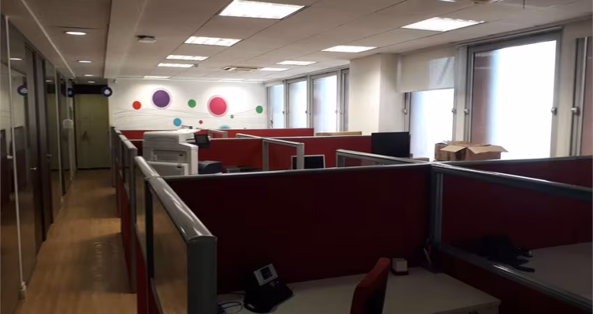 Conjunto comercial em ponto nobre da Avenida Paulista