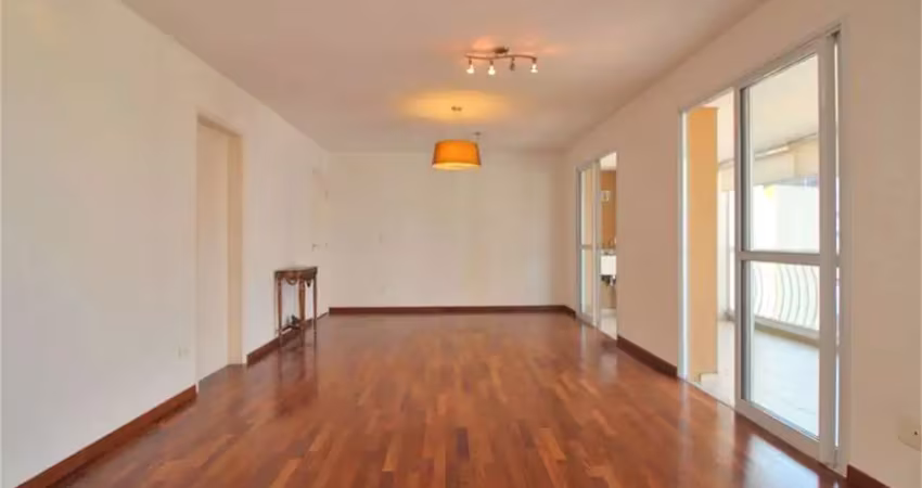 Apartamento com  3 suítes 3 vagas andar alto linda vista em condomínio clube da vila mariana