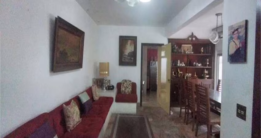 Casa tipo sobrado a Venda no Jardim Paulistano. 3 suites, 3 vgs!