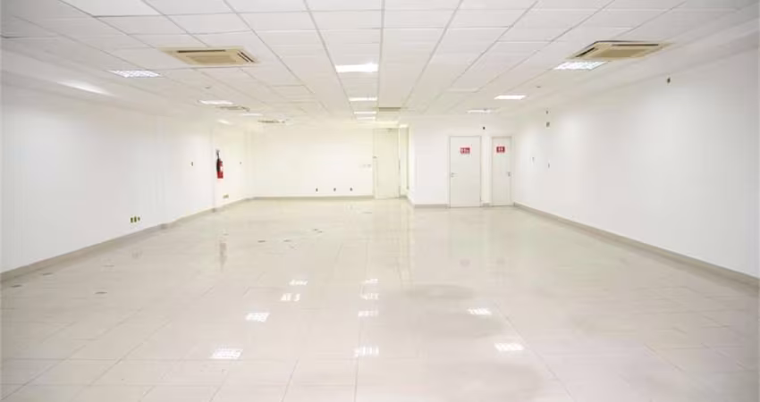 Itaim- Prédio comercial com 1.400 mts.