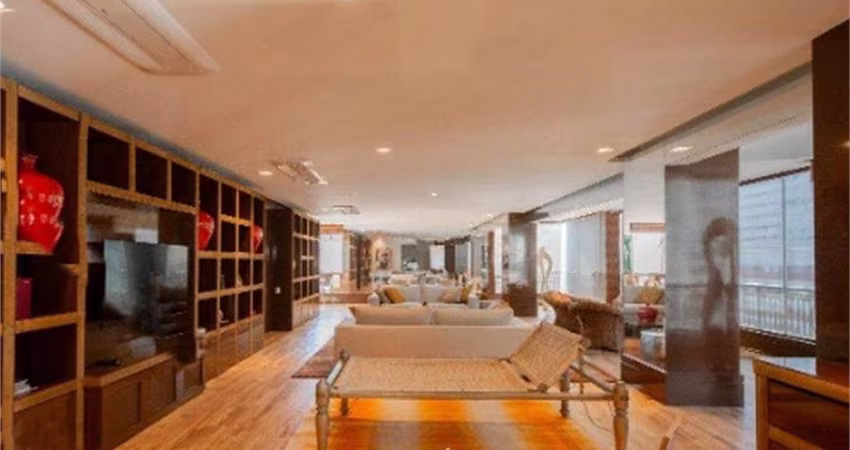 Apartamento de 270m2 reformado no Jardim América