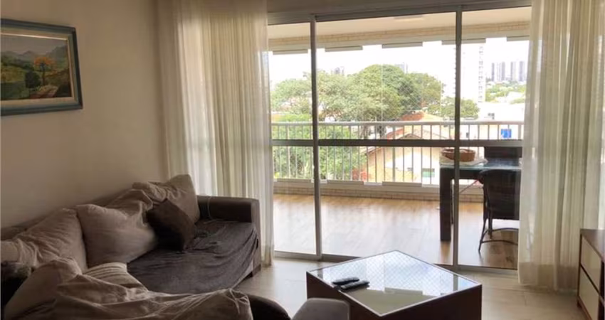Apartamento à venda com 4 dormitórios, varanda gourmet, 2 vagas e lazer na Vila Gumercindo.