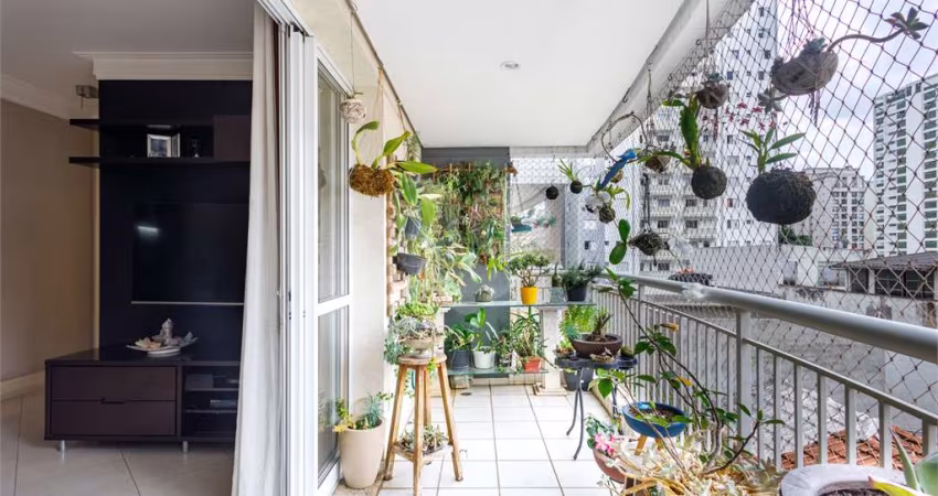 Apartamento à venda Perdizes, 136m², 3 quartos, 1 suíte, 3 vagas, varanda, depósito, lazer completo.
