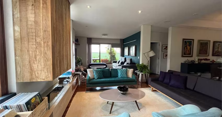 Casa de Vila com 4 quartos, 4 suítes e 3 vagas