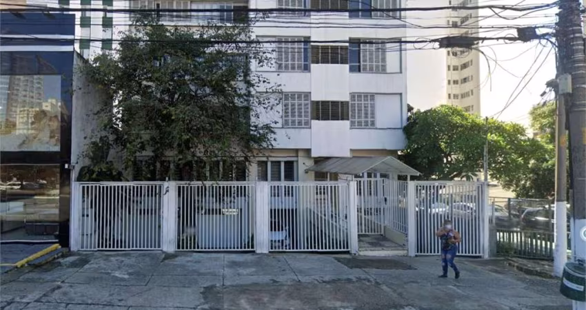 Apartamento com excelente planta e localização em Pinheiros. Na esquina com Rua Arthur de Azevedo!