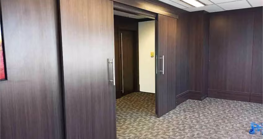 Excelente cj. comercial andar inteiro com 218m², ótima localização no bairro de pinheiros!