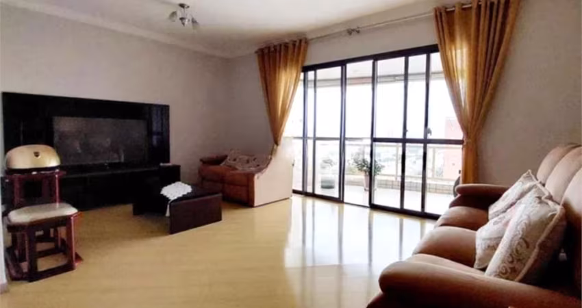 APARTAMENTO COM 4 DORMITORIOS, SENDO 2 SUITES COM VARANDA NUM CONDOMINIO LAZER