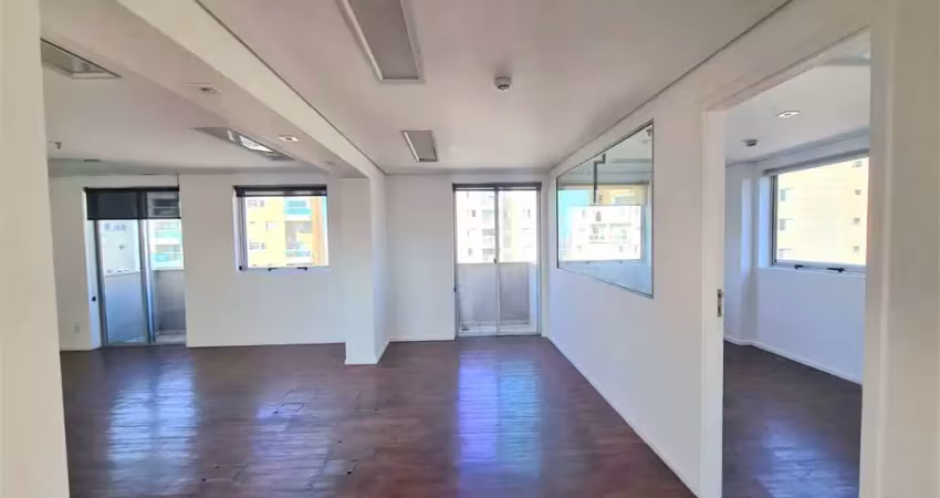 Sala comercial com 105m² em frente ao metrô paraíso