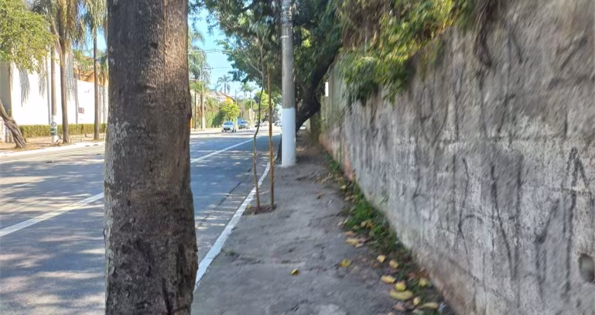 Terreno à venda de 662 m² no Morumbi.