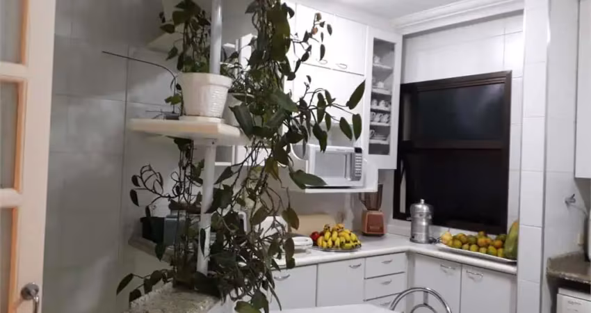 Apartamento com 100m2 de área útil com  2 suites e 2 vagas   -metrô saóde