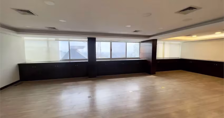 Conjunto nacional.  sala com 190m2, andar alto, vista estonteante de 360° de fino acabamento, pronta