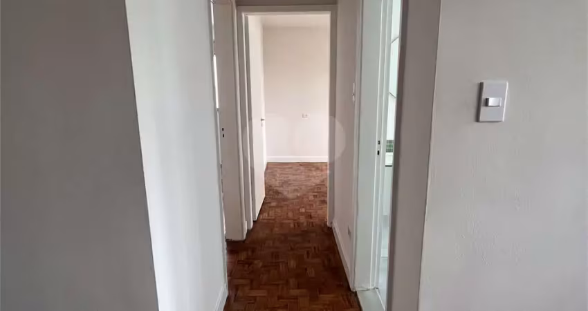 2 dormitórios reformado do lado do Shopping Pamplona Abaixo da avaliação!