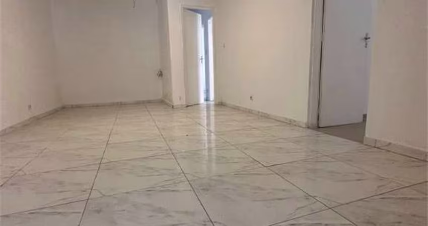 Casa Térrea com 131m² no Brooklin, com Sala ampla, 3 dorms, 1 suíte e 2 vagas