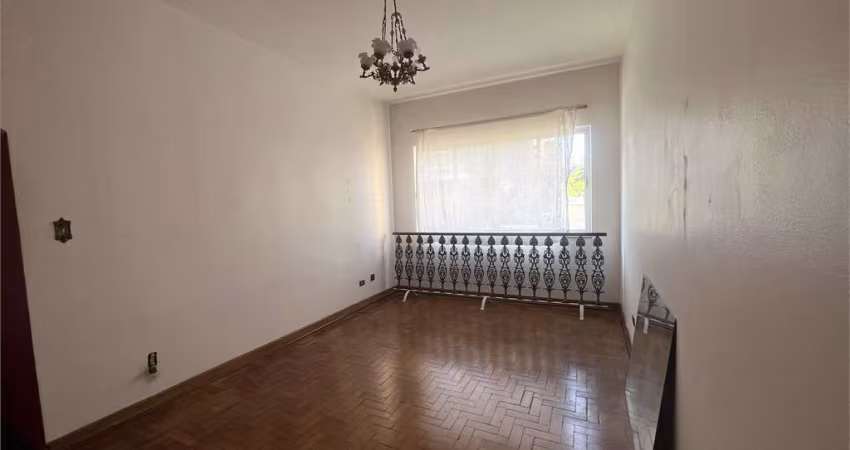Excelente apartamento no miolo dos jardins. Uma quadra do metrô Oscar Freire. 2 dormitórios