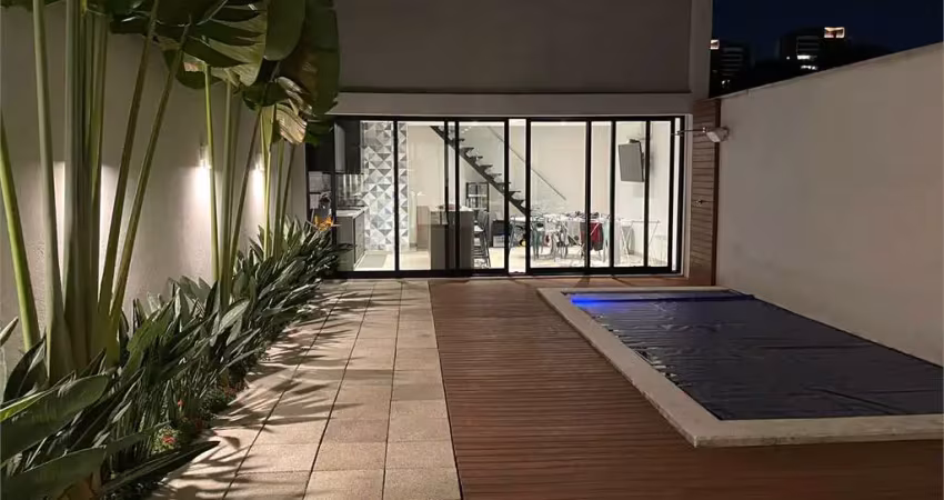 4 DORMITÓRIOS 3 SUÍTES 2 VAGAS LINDA CASA EM MOEMA REFORMADA E MODERNIZADA