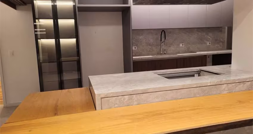 300m² e 4 suítes na melhor localização de Moema