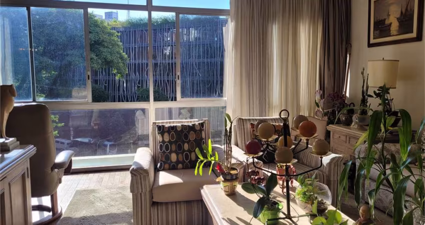 Apartamento com amplos janelões
