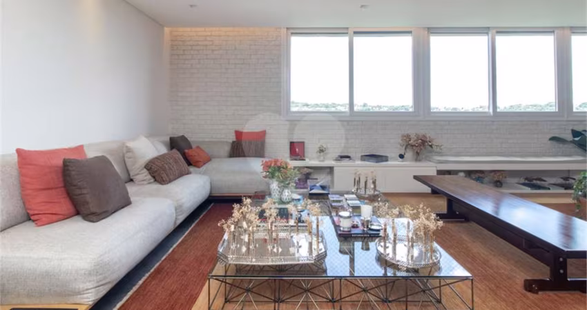 Apartamento-São Paulo-JARDIM EUROPA | Ref.: REO939774