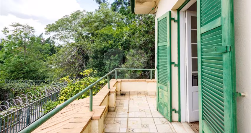 Charmosa casa no Pacaembú com 4 quartos, vista e muito quintal