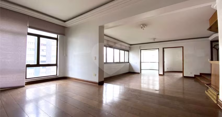 Apartamento à Venda no Campo Belo - 253m², 4 Dormitórios, 2 Suítes, 4 Vagas - Melhor Custo-Benefício