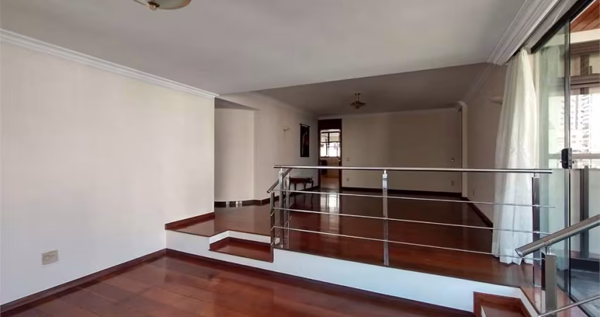 Apartamento com 3 suítes (4 quartos) à venda no Paraíso