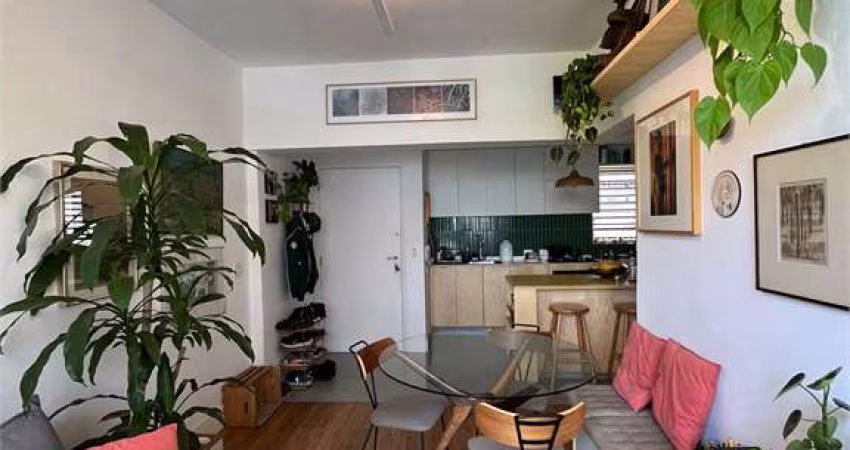 Apartamento venda Pinheiros, 2 quartos, suíte,  2 salas, 1 vaga. Próximo ao metrô