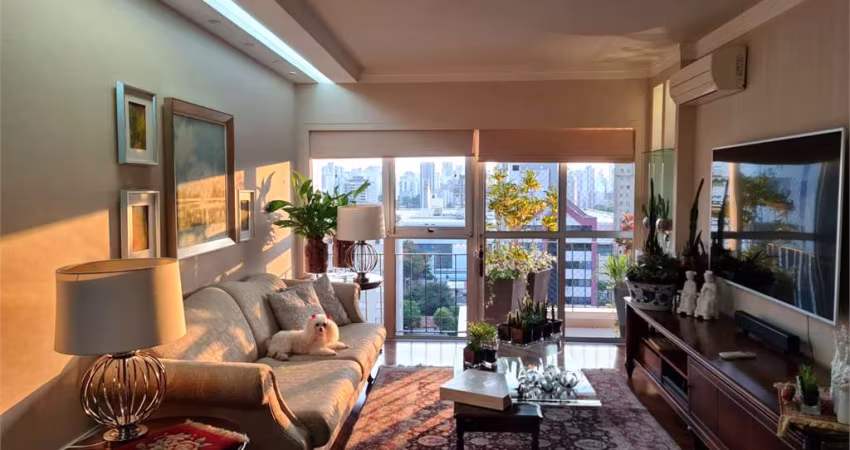 Apartamento em Moema reformado, 170m , 3 dormitorios, 3 vagas