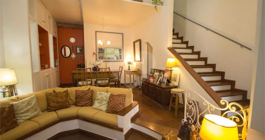 charmoso sobrado em vila, 3 dorms, 1 vaga, home office com 2 salas , lareira
