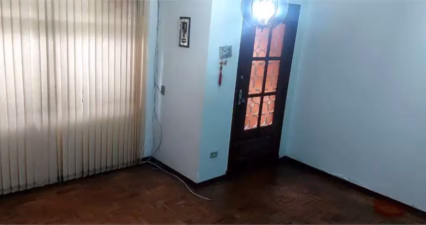 Sobrado com 03 quartos , 02 salas, 02 vagas paralelas - 750mts metrô alto do ipiranga