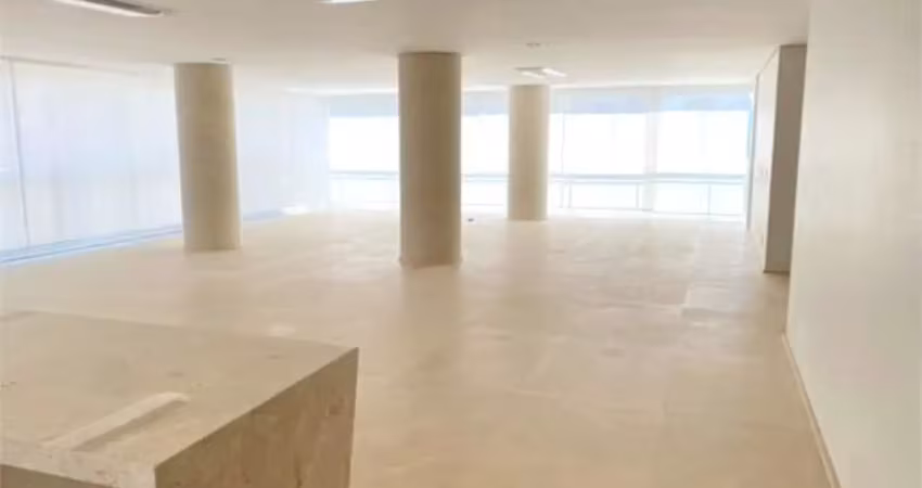 Imóvel de 472m² sendo entregue em junho 2024, no contra piso