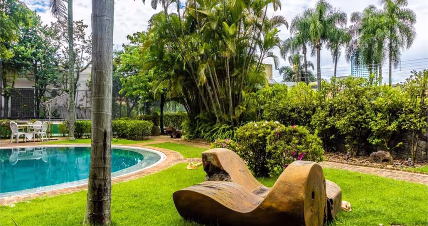 Casa na Cidade Jardim com 2000m² de terreno