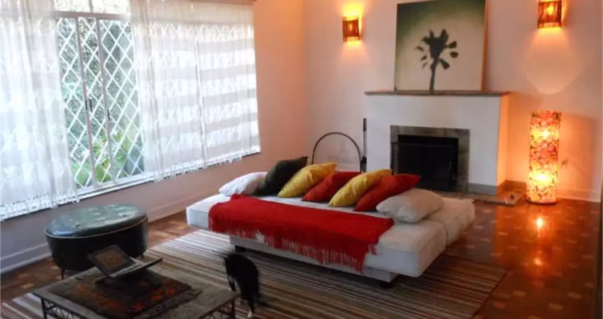Casa com 6 quartos à venda na Rua Santelmo, --, Jardim Luzitânia, São Paulo