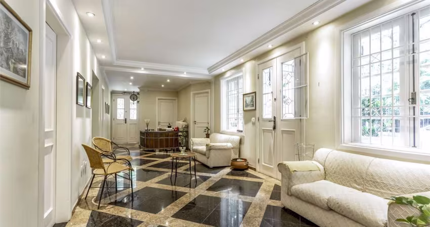 Imóvel comercial para venda ou locação, AC 244 m2, 10 salas, 8 vagas, em frente ao Parque Ibirapuera